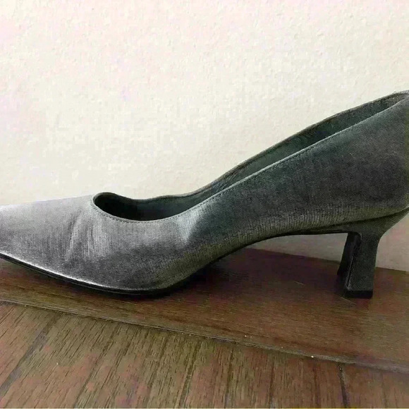 Womens Stuart Weitzman Heels size 7 Vintage - Picture 9 of 10